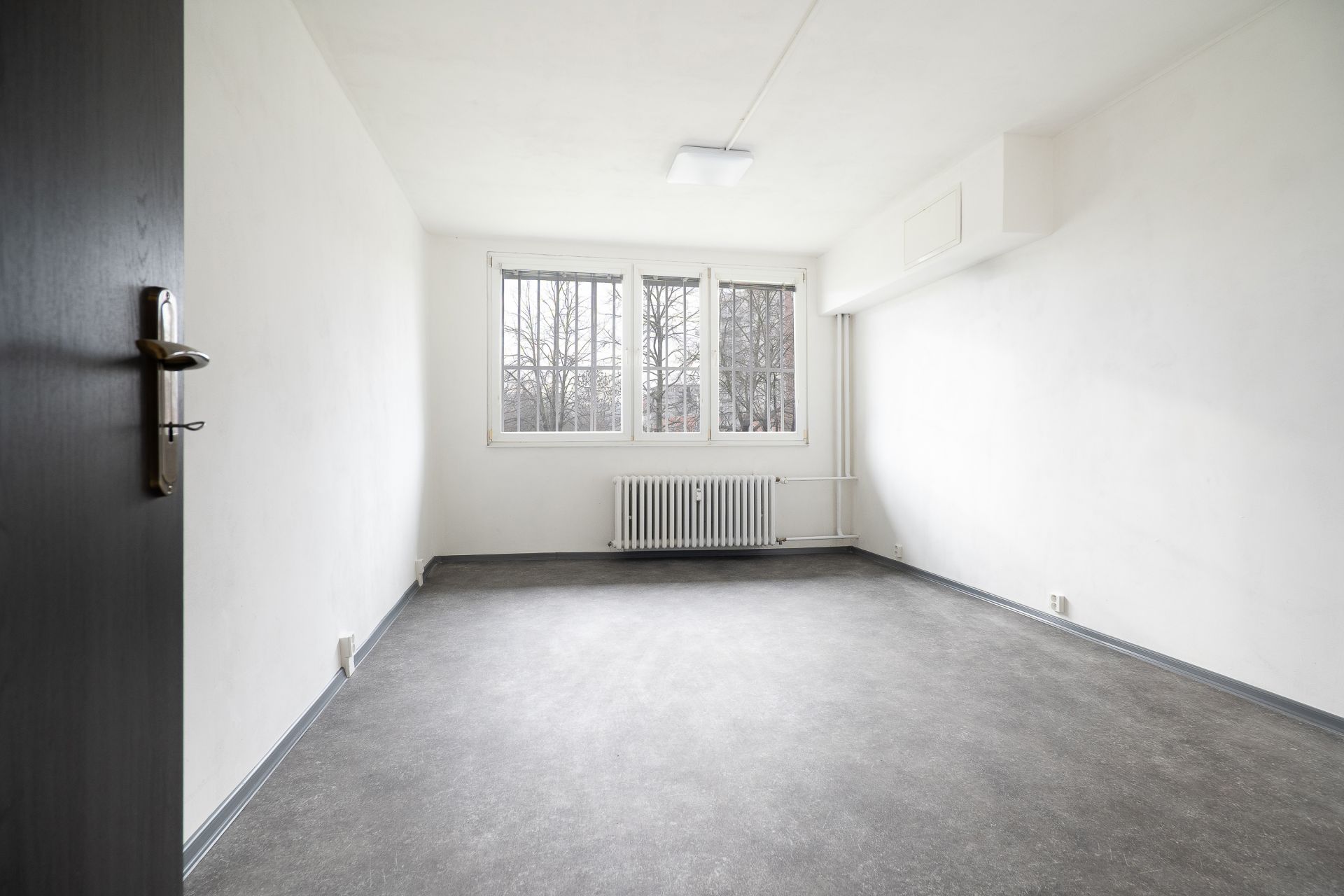 Pronájem komerčních prostor s rozlohou 112 m², Hledíková 3008/2, Záběhlice, Praha 10